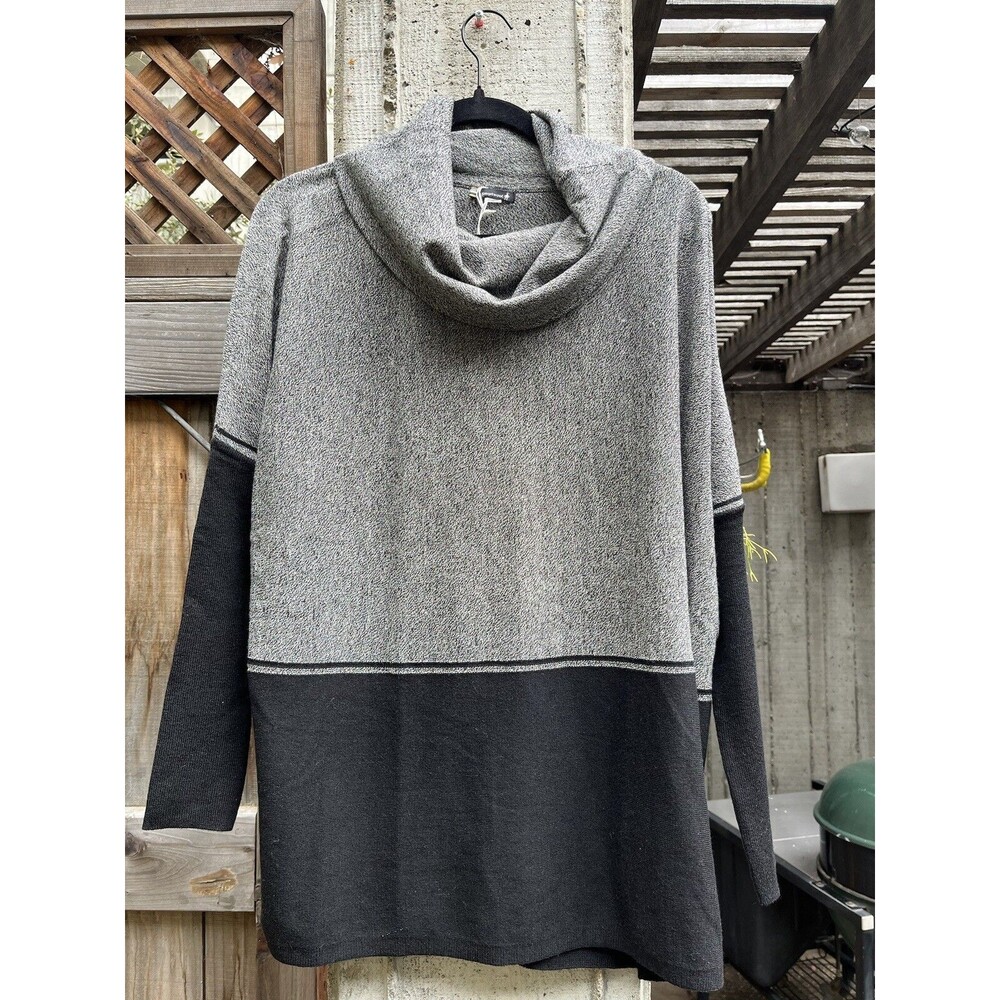 Smartwool Women Edgewood Poncho Sweater Two Tone Black Gray Size Small 16485-001